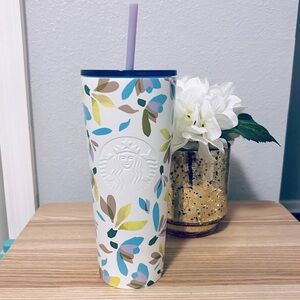 NEW STARBUCKS Winter 2023 Stainless Steel Tumbler White With Flowers